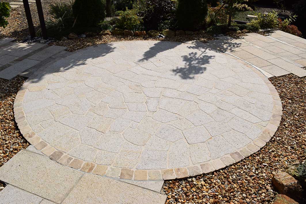 盛岡の乱形石テラス